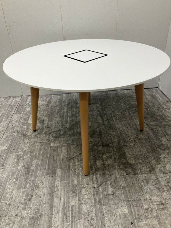 オカムラ1200丸テーブル 商品画像1