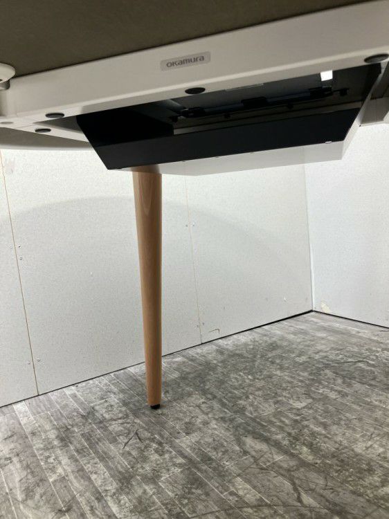 オカムラ1200丸テーブル 商品画像5
