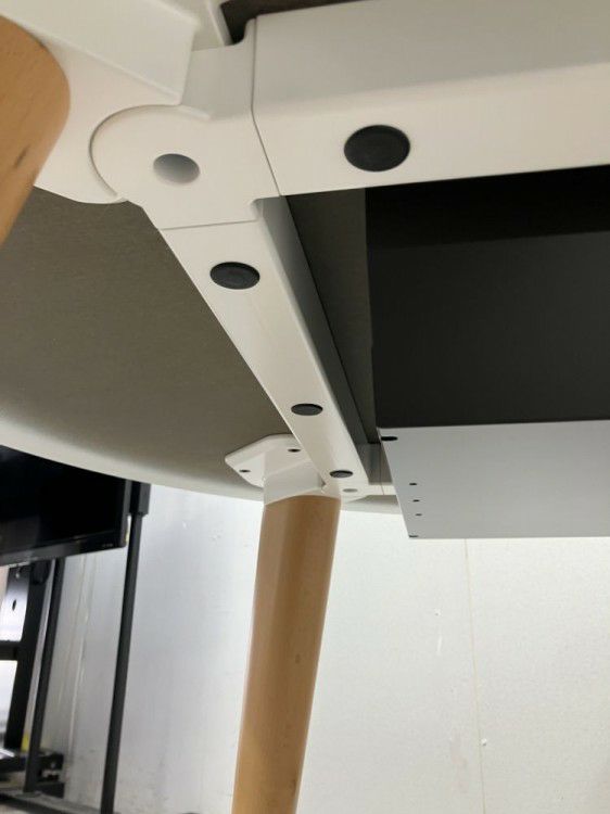 オカムラ1200丸テーブル 商品画像8