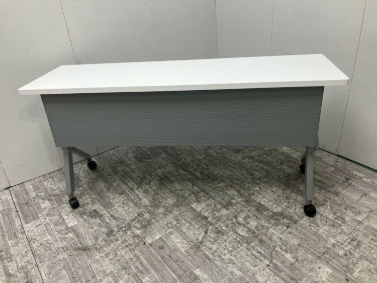 オカムラFLAPTOR(フラプター)シリーズ 1500サイドスタックテーブル 商品画像2