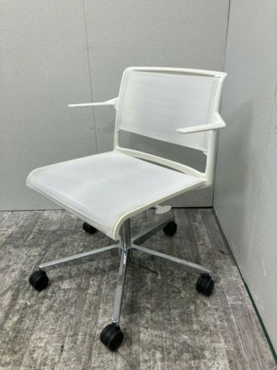 Wilkhahn（ウィルクハーン）エーライン（Aline）シリーズ 肘付エーラインチェア 商品画像1