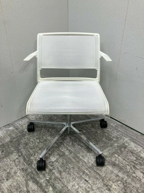 Wilkhahn（ウィルクハーン）エーライン（Aline）シリーズ 肘付エーラインチェア 商品画像2