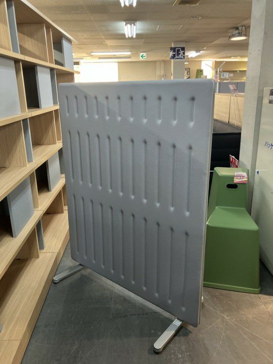 オカムラmuffle(マッフル)シリーズ 自立パーテーション 商品画像1