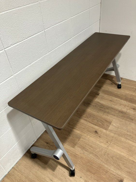 ライオンクルークシリーズ 平行スタックテーブル 商品画像2