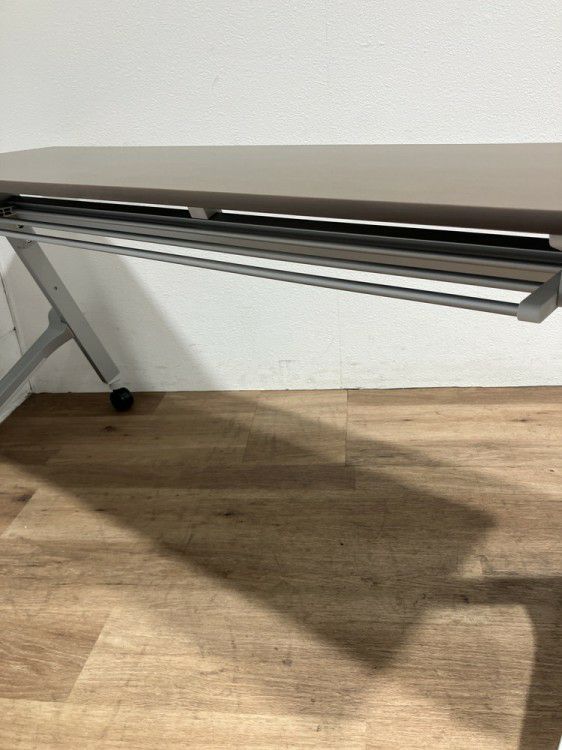 ライオンクルークシリーズ 平行スタックテーブル 商品画像5