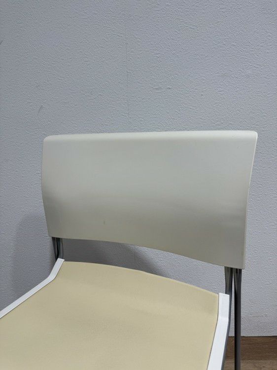 イトーキルベックシリーズ スタッキングチェア 商品画像3