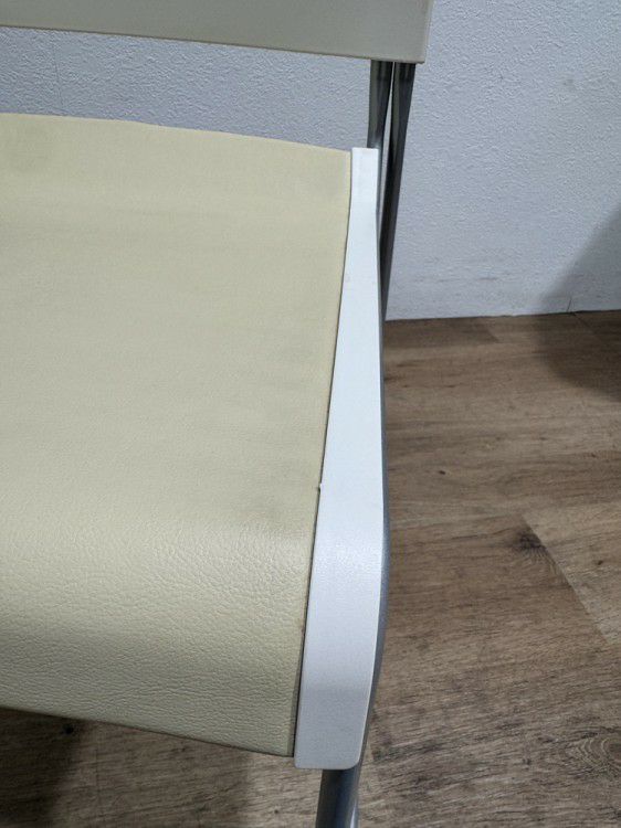 イトーキルベックシリーズ スタッキングチェア 商品画像9