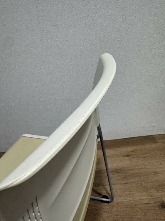イトーキルベックシリーズ スタッキングチェア 商品画像10