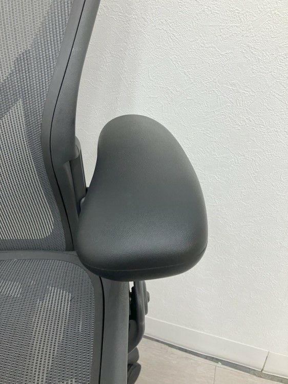 HermanMiller（ハーマンミラー）アーロンチェア 可動肘付アーロンチェア 商品画像9