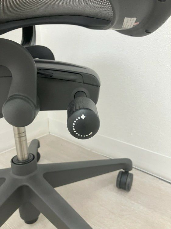 HermanMiller（ハーマンミラー）アーロンチェア 可動肘付アーロンチェア 商品画像15