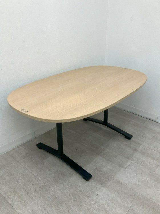 コクヨビエナ（VIENA）シリーズ 1500ミーティングテーブル 商品画像1