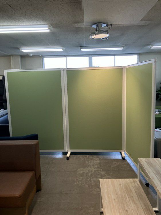 ライオンアイソス(iSOS)シリーズ 3連折畳パーテーション 商品画像2