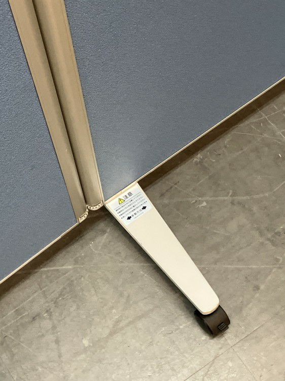 オカムラ3連折畳パーテーション 商品画像4