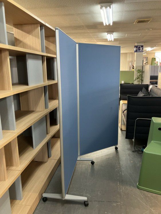 オカムラ2連折畳パーテーション 商品画像1