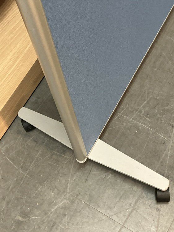 オカムラ2連折畳パーテーション 商品画像4