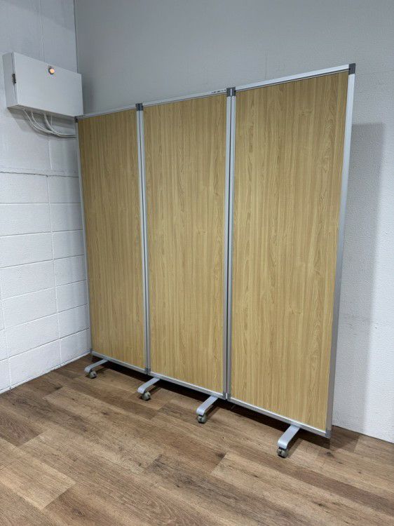 3連折畳パーテーション 商品画像1