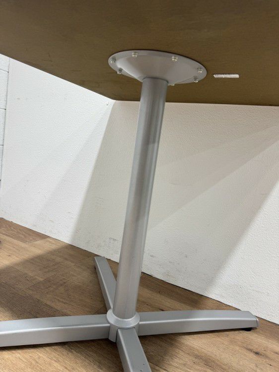 オカムラ8177シリーズ 角テーブル 商品画像6