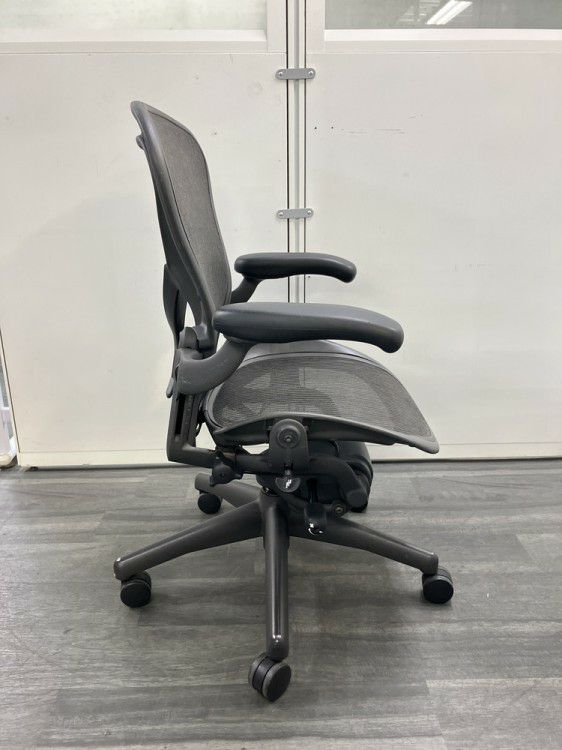 HermanMiller（ハーマンミラー）アーロンチェア 可動肘付アーロンチェア 商品画像5