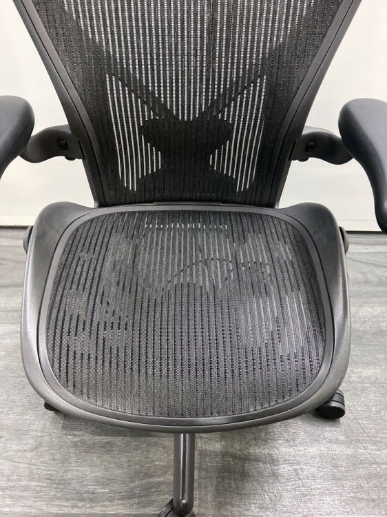 HermanMiller（ハーマンミラー）アーロンチェア 可動肘付アーロンチェア 商品画像11
