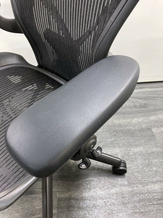 HermanMiller（ハーマンミラー）アーロンチェア 可動肘付アーロンチェア 商品画像13
