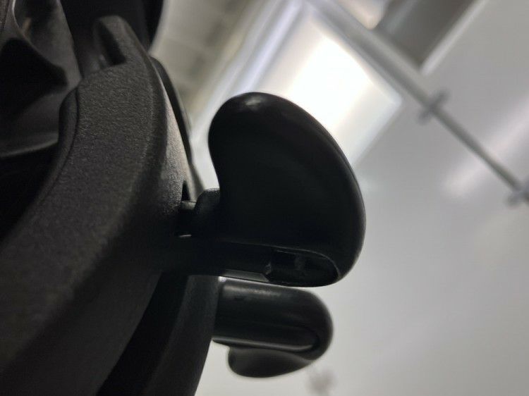 HermanMiller（ハーマンミラー）アーロンチェア 可動肘付アーロンチェア 商品画像24