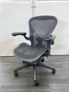 HermanMiller（ハーマンミラー）アーロンチェア 可動肘付アーロンチェア 商品画像1