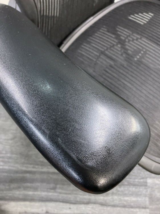 HermanMiller（ハーマンミラー）アーロンチェア 可動肘付アーロンチェア 商品画像11