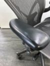HermanMiller（ハーマンミラー）アーロンチェア 可動肘付アーロンチェア 商品画像12