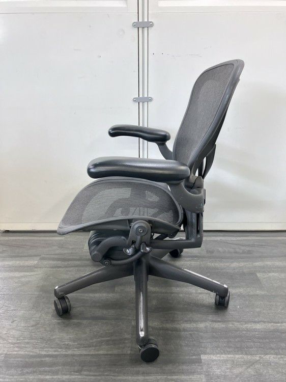 HermanMiller（ハーマンミラー）アーロンチェア 可動肘付アーロンチェア 商品画像13