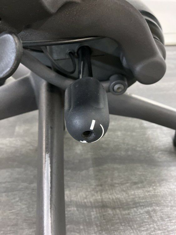 HermanMiller（ハーマンミラー）アーロンチェア 可動肘付アーロンチェア 商品画像15