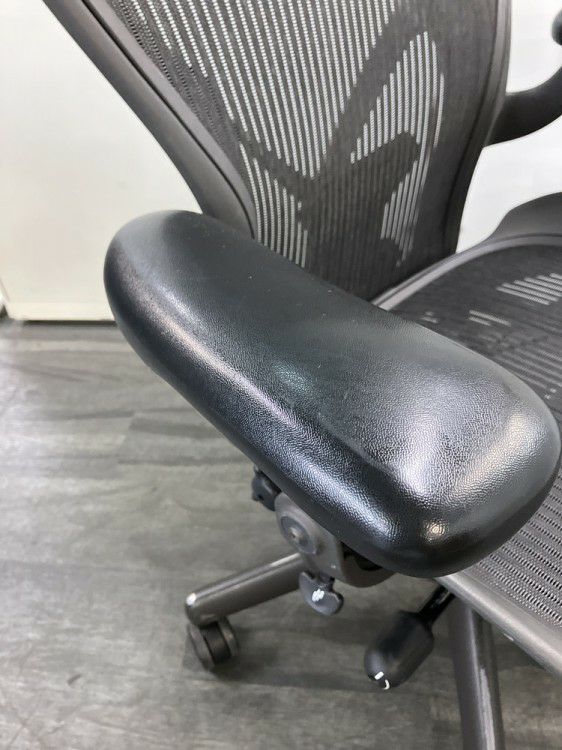 HermanMiller（ハーマンミラー）アーロンチェア 可動肘付アーロンチェア 商品画像19