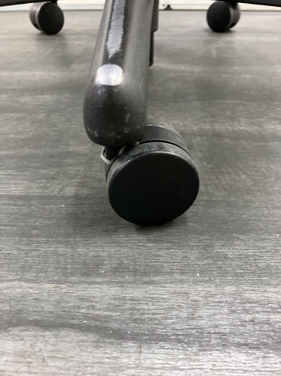 HermanMiller（ハーマンミラー）アーロンチェア 可動肘付アーロンチェア 商品画像22