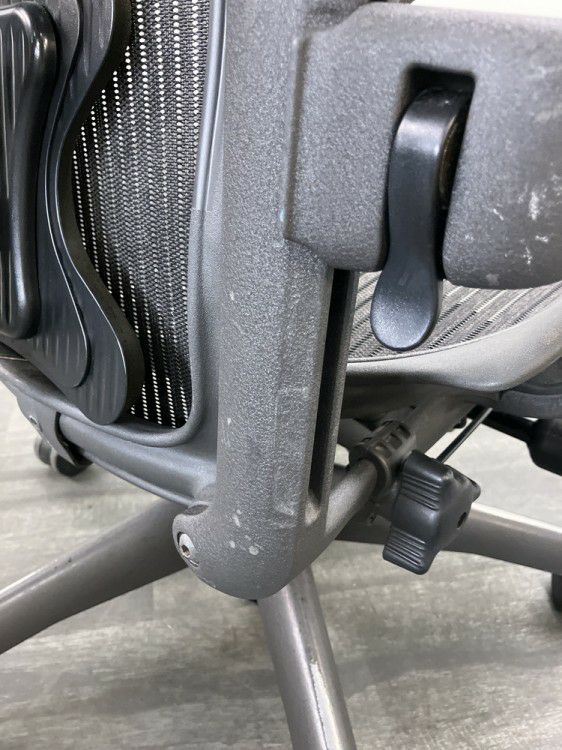 HermanMiller（ハーマンミラー）アーロンチェア 可動肘付アーロンチェア 商品画像23