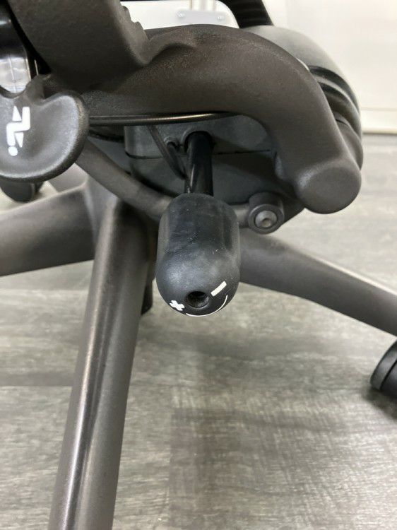 HermanMiller（ハーマンミラー）アーロンチェア 可動肘付アーロンチェア 商品画像15