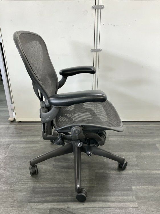 HermanMiller（ハーマンミラー）アーロンチェア 可動肘付アーロンチェア 商品画像5