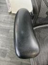 HermanMiller（ハーマンミラー）アーロンチェア 可動肘付アーロンチェア 商品画像18