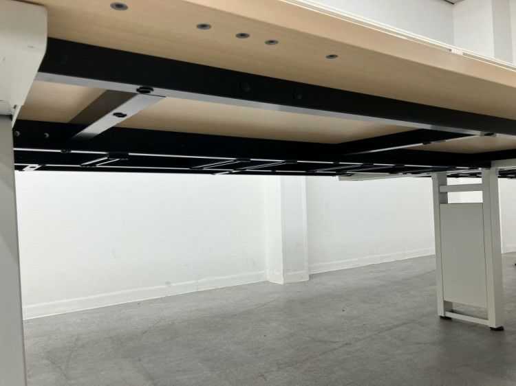 プラスパネル付き3600フリーアドレスデスク 商品画像5