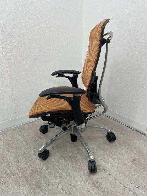 オカムラコンテッサ（Contessa）チェア 可動肘付コンテッサチェア 商品画像2