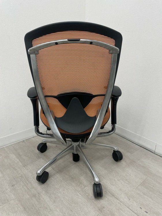 オカムラコンテッサ（Contessa）チェア 可動肘付コンテッサチェア 商品画像3