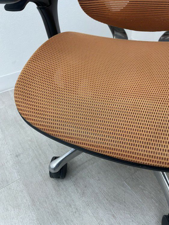 オカムラコンテッサ（Contessa）チェア 可動肘付コンテッサチェア 商品画像8