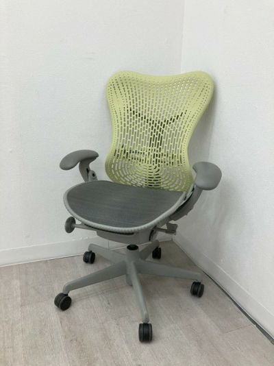 HermanMiller（ハーマンミラー）可動肘付ミラチェア 商品画像1