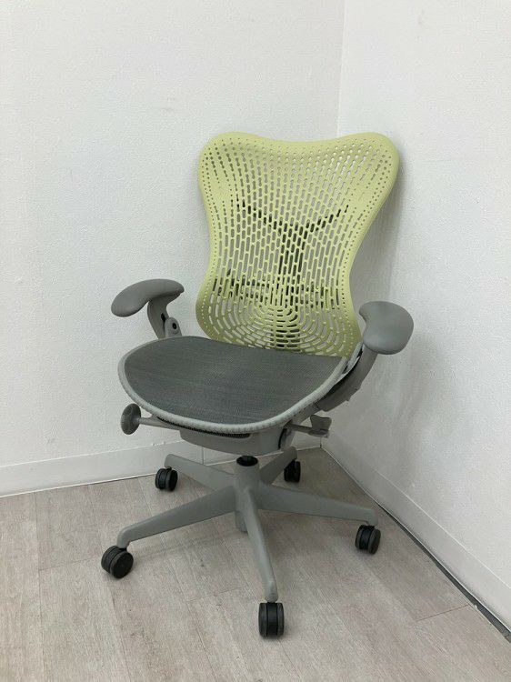 HermanMiller（ハーマンミラー）可動肘付ミラチェア 商品画像1