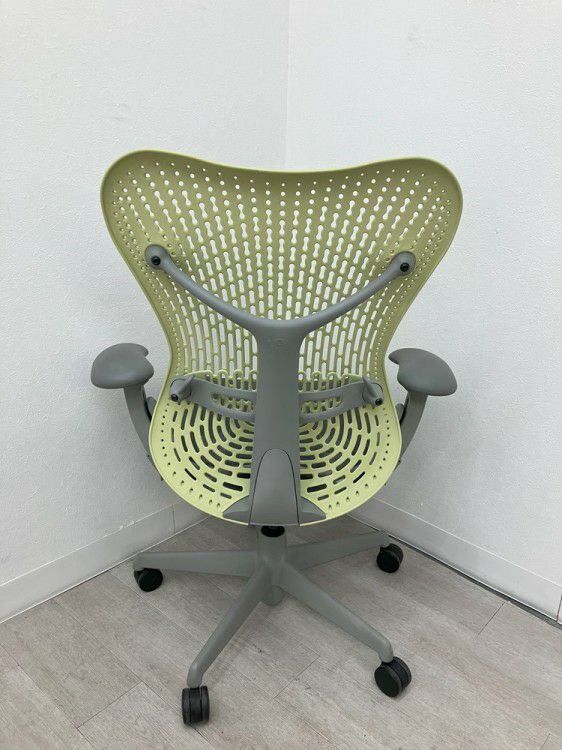 HermanMiller（ハーマンミラー）可動肘付ミラチェア 商品画像4