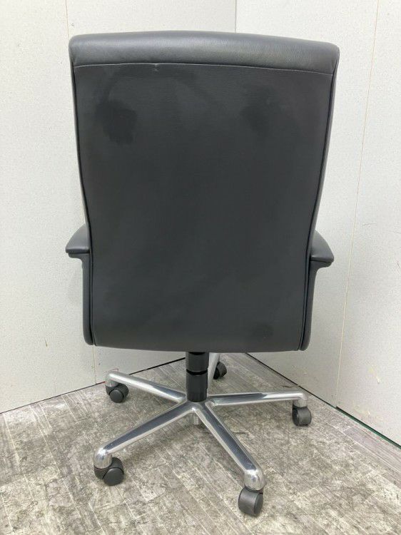 イトーキFｰ2タイプシリーズ 固定肘付マネージメントチェア 商品画像5