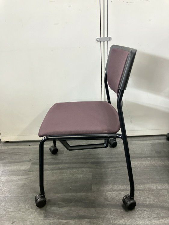 イトーキエレックシリーズ スタッキングチェア 商品画像2