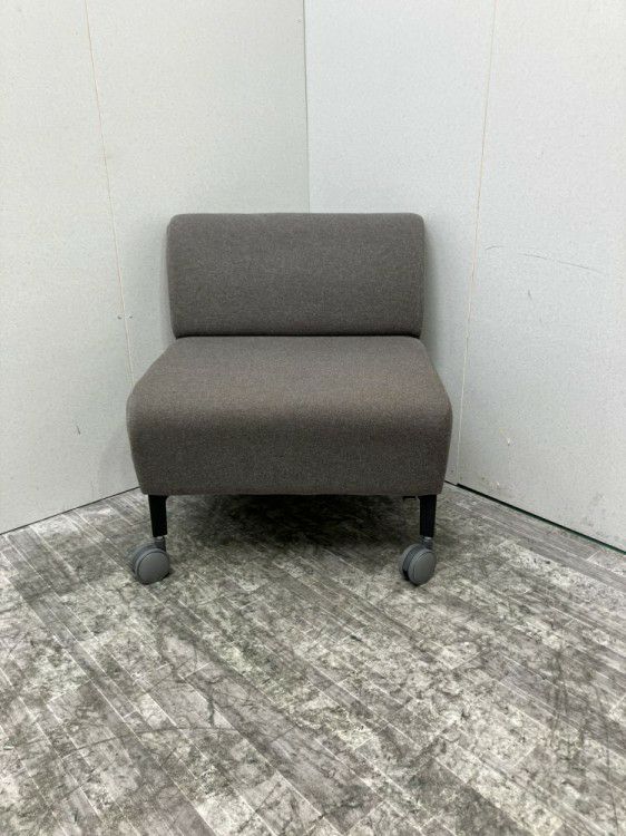 オカムラキャスター付1人掛けソファ 商品画像2