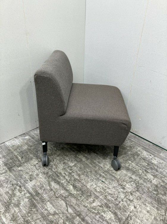 オカムラキャスター付1人掛けソファ 商品画像4