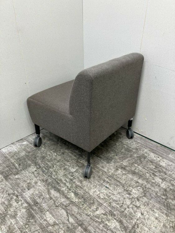 オカムラキャスター付1人掛けソファ 商品画像6