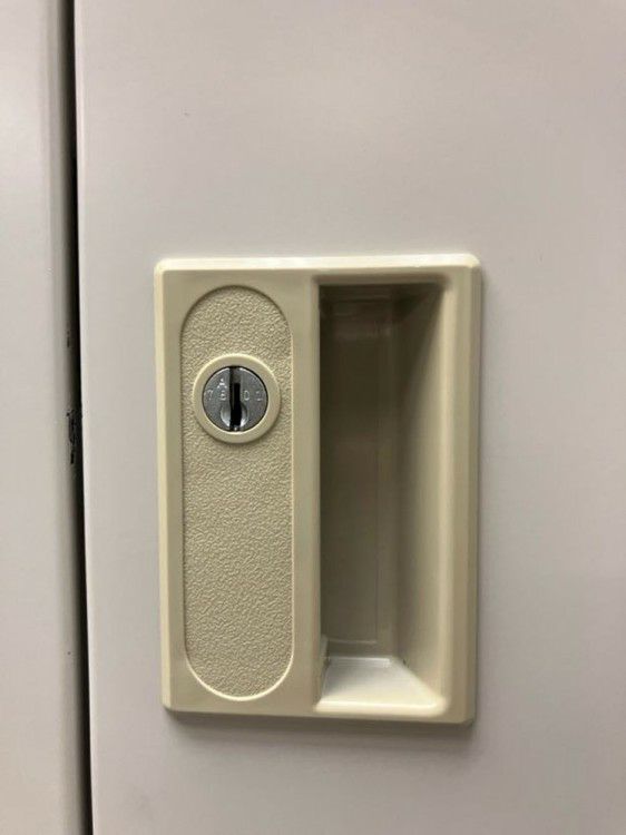 イトーキJ型シリーズ 1人用ロッカー 商品画像2