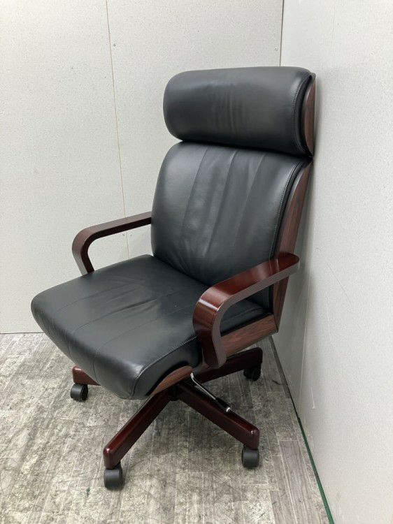 イトーキR-1タイプシリーズ 固定肘付エグゼクティブチェア 商品画像1